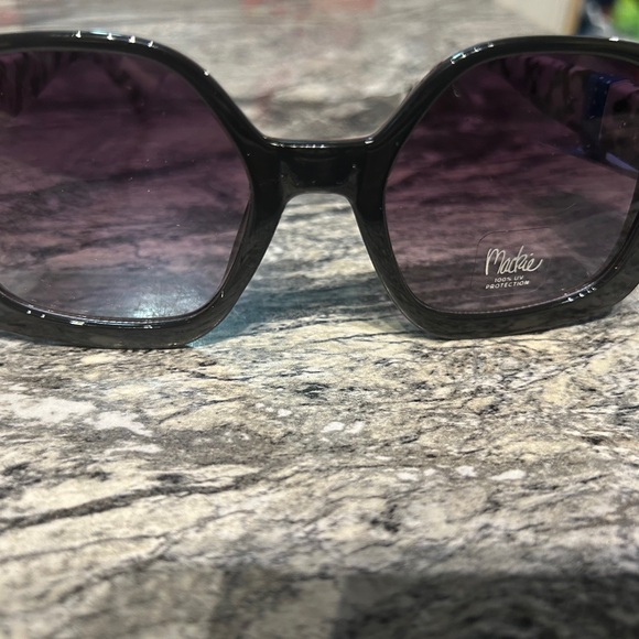 Bob Makie Black  with black and white arms Sunglasses main image 6
